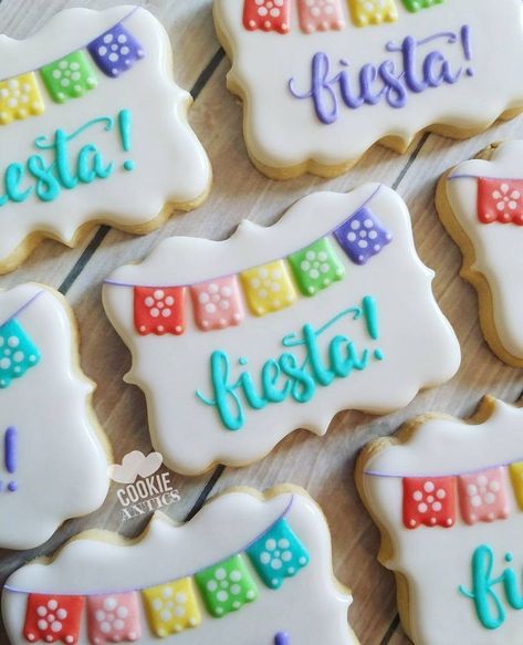 Cupcakes Icing, Mexican Cookies, Mexican Birthday Parties, Fiesta Birthday Party, Mexican Birthday, Fiesta Theme, Fiesta Birthday, Pretty Cookies, Creative Cookies