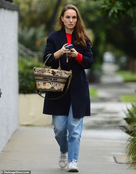 Natalie Portman carries a chic granny purse as she meets a friend for dinner in LA... amid claims she is 'planning to divorce' Benjamin Millepied | Daily Mail Online Long Blue Coat, Natalie Portman Dior, Natalie Portman Style, Benjamin Millepied, Blue Coat, Meet Friends, Dior Handbags, Blue Coats, Natalie Portman