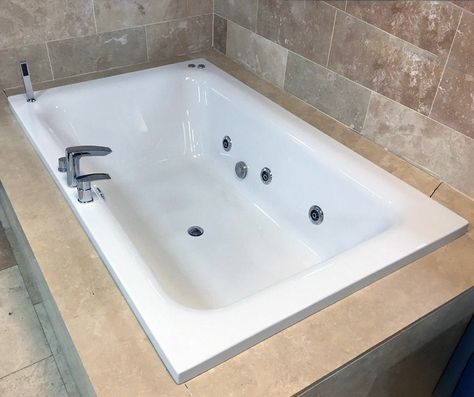 Tub Bathroom Ideas, Large Bathtubs, Big Bathtub, Very Small Bathroom, Big Baths, Drop In Tub, Bathroom Decals, Large Bathroom, Large Bath