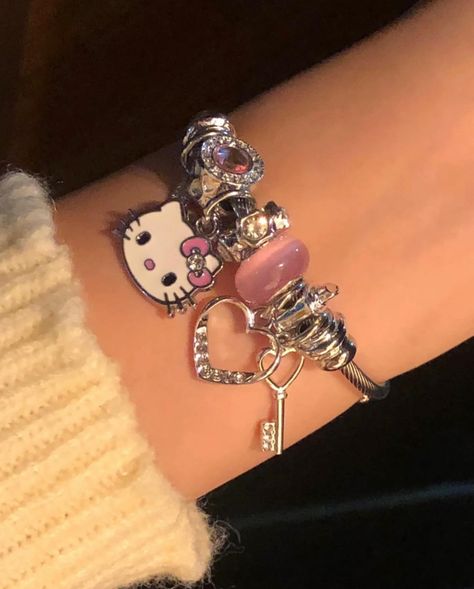 ♡❀˖⁺. ༶ ⋆˙⊹❀♡ (@sanriogoeshard) • Fotos y vídeos de Instagram Hello Kitty Pandora, Pandora Style Bracelet, Pink Girly Things, Pandora Style, Pandora Bracelet, Girly Things, Fashion Bracelets, Link In Bio, Hello Kitty