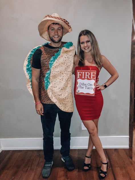 Taco Bell fire sauce couple costume Taco Couple Costume, Taco Bell Halloween Costume, Taco Bell Costume, Taco Bell Sauce Costume, Black Swan Costume Halloween, Fire Sauce, All Black Halloween Costume, Taco Costume, Black Dress Halloween Costume