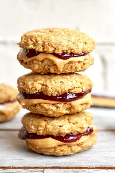 Peanut Butter Jelly Cookies, Flourless Bread, Pb And J, Jelly Cookies, Cookie Sandwiches, Classic Sandwich, Burger Toppings, Peanut Butter And Jelly, Chocolate Chip Banana Bread