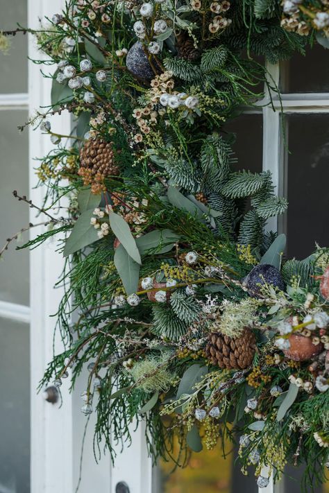 The Perfect Christmas Wreath - Front Roe by Louise Roe Wreath Inspo Christmas, Christmas Wreath Making Ideas, Christmas Wreath Ideas 2024, Diy Holiday Wreaths For Front Door, Home Made Wreath, Luxury Christmas Wreath, Outdoor Wreaths On House, Xmas Wreaths For Front Door, January Wreath Ideas