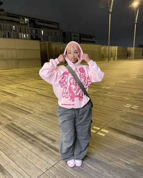 Women's aesthetic Women's fashion Women's outfit inspiration Pink Hoodie Pink sneakers fashion inspo outfit inspo How To Style Pink Hoodie, Pink Outfits Aesthetic Baddie, Pink Hoodie Outfit, Sweatpant Outfits, Girly Streetwear, Pink Outfits Aesthetic, Pink Streetwear, Street Style Aesthetic, Outfit For Women