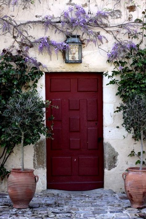 This colour with lilac instantly adds a pop of class to and ordinary beige door! Napa Valley Wedding, Design Mom, Front Door Colors, Red Door, Beautiful Doors, Door Color, Color Of The Year, Pantone Color, Windows And Doors