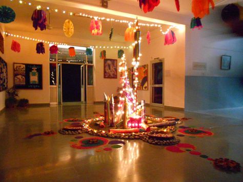 Decor your home on this Diwali with these creative and easy methods and earn more compliment by your visitors.  #diwalidecor #diwalicelebrations #festivecollection #festiveseason #walldecor Diwali Lighting Ideas Outdoor Home, Lohri Decoration Ideas, Lohri Decoration, Diwali Decoration Lights, Decoration Hall, Diya Decoration Ideas, Diwali Decorations At Home, Diwali Lights, Ard Buffet