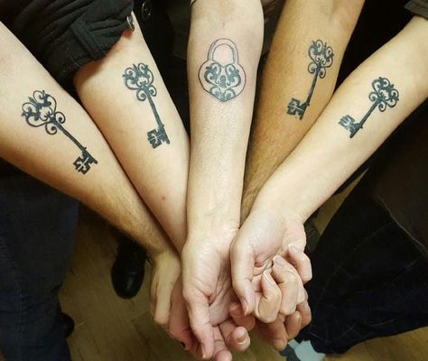 Sometimes you have more than just one best friend, and there's nothing wrong with that! Take your girl-squad status to the next level and get inked as a group! Matching Tattoo Ideas, Group Tattoos, Small Wave Tattoo, Twin Tattoos, Matching Friend Tattoos, Small Matching Tattoos, Matching Best Friend Tattoos, Daughter Tattoo, Key Tattoos