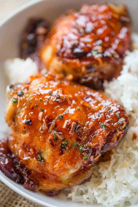 One Pan Baked Apricot Chicken (5 Ingredients!) - Dinner, then Dessert Apricot Chicken Breast, Apricot Chicken Recipes, Roast Chicken Recipe, Apricot Recipes, Apricot Chicken, Chicken Tikka Masala Recipes, 5 Ingredient Dinners, Chicken Farming, Chicken Breast Recipe