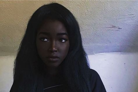 Quién es Lola Chuil, la “barbie negra” que conquista Instagram Lola Chuil, Black Goddess, Dark Skin Beauty, Black Femininity, Dark Skin Women, Dark Beauty, Brown Skin, Black Is Beautiful, Lany