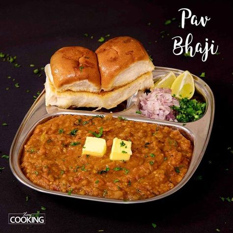 Pav Bhaji Recipe Mumbai, Bun Recipes, Pav Bhaji Recipe, Recipes In Marathi, Mumbai Street, Maharashtrian Recipes, Pav Bhaji Masala, Mumbai Street Food, Bhaji Recipe