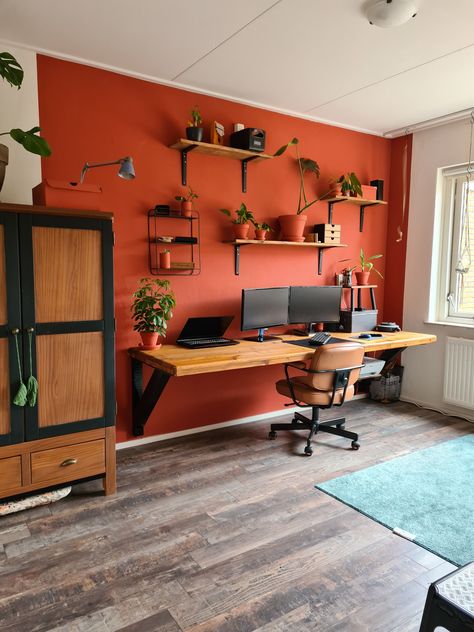 Terracotta Office Interior, Orange Wall Office, Orange Study Room, Orange Home Office Ideas, Burnt Orange Office Decor, Orange Office Aesthetic, Terracotta Home Office, Wall Paint Office, Orange Office Ideas