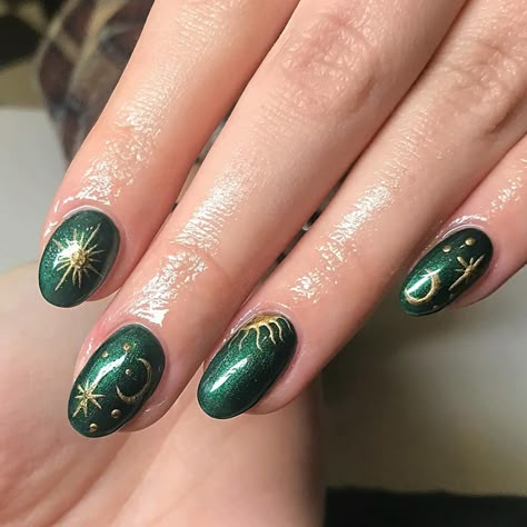 As a seasoned nail connoisseur, there's nothing that excites me more than the evocative allure of dark green nail polish. Dark green isn't just a colo... Dark Green Nail Ideas, Dark Green Nail, Dark Green Nail Polish, Green Nail Ideas, Sun Nails, Green Acrylic Nails, April Nails, Dark Green Nails, Green Nail Art