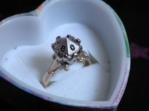 Gamer awesome Geeky Wedding Rings, Nerd Wedding, Dragon Wedding, Geeky Wedding, Nerdy Wedding, Geek Wedding, Wedding Proposals, Engagement Ring Wedding Band, Ring Box