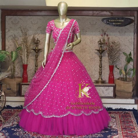 Net Lehenga Designs Latest, Beautiful Lengha, Lehenga Simple, Pink Half Sarees, Lehenga Designs Latest, Stylish Lehenga, Bday Dress, Lehenga And Blouse, Hand Embroidery Work