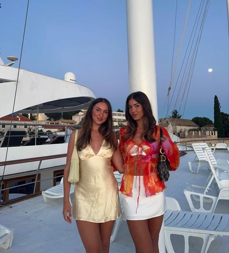 old money , yacht , euro summer , european summer, boat ride , summer outfits , croatia , best friend , friend , dior , white skirt , silk dress Old Money Yacht, Old Money Vacation, Boat Party Outfit, Yacht Party Outfit, Yacht Outfit, Summer Club Outfits, Clubbing Outfit, Summer Boat, Skirt Silk