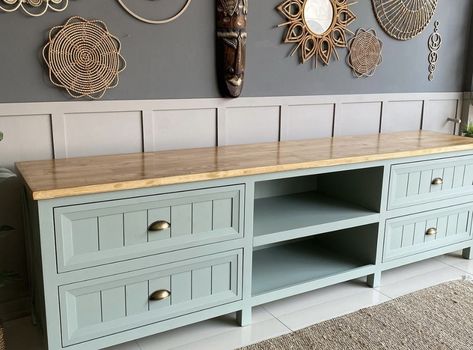 Tv Stand Repurpose Ideas, Refurbished Tv Unit, Upcycled Tv Cabinet, Tv Unit Makeover, Tile Furniture Diy, Living Room Decor Classic, Refurbished Furniture Diy, Diy Sideboard, Style Anglais