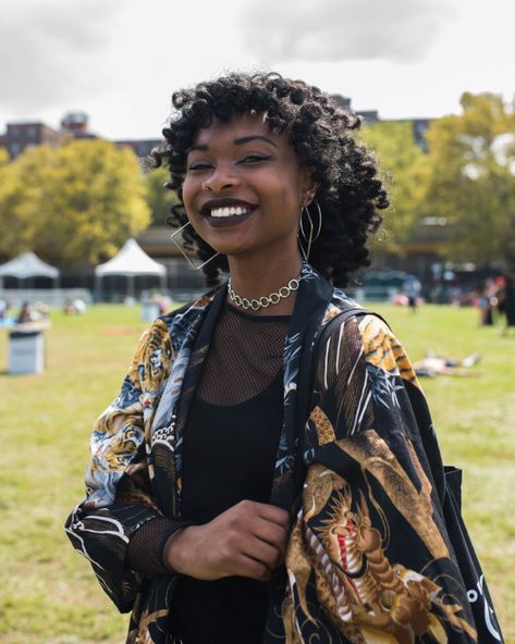 The hairstyles of AFROPUNK illuminate Black peoples’ powerful relationship with our hair | AFROPUNK Adrogonus People, Androgynous Black People, Black Nonbinary People, Black Woman Character Design, Black People Aesthetic, Unconventionally Attractive People, Black Character Art, Black People Hair, Black Woman Hair