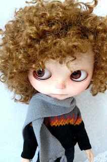 https://facebook.com/AmoLasBlythe        I am Boy Boy Curly Hair, Graphic Designer Job, Lil Boy, Boys With Curly Hair, Blythe Custom, Boy Doll, Doll Clothes American Girl, Vintage Doll, Blythe Doll