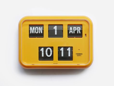 Desk Flip, 24 Hour Clock, Vintage Stationery, House Aesthetic, Time Keeper, Box Houses, Glass Cover, Injection Moulding, Flip Clock