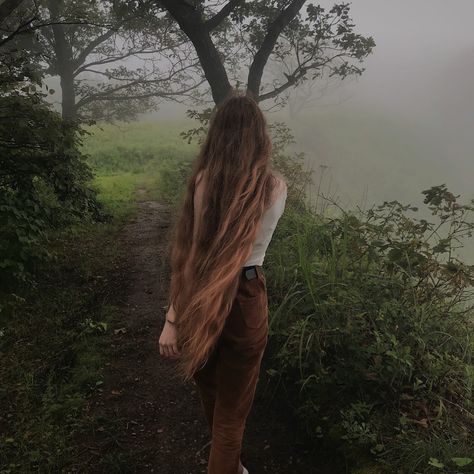 Long 2c Hair, Thigh Length Hair, Princess Long Hair, Faerie Hair, 2c Hair, Environmentally Friendly Living, Growing Your Hair Out, Rapunzel Hair, Really Long Hair