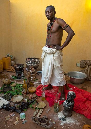 Benin, West Africa, Bonhicon, kagbanon bebe voodoo priest … | Flickr Magick Crafts, Lottery Book, Voodoo Priest, African Traditional Religions, Spiritual Freedom, Africa People, Black Energy, Luck Spells, African Traditions