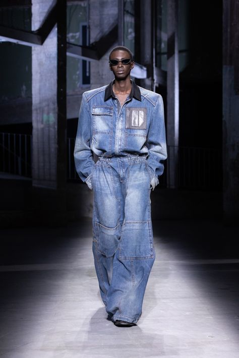 Denim Fashion Runway, Denim Runway, All Blue Outfit, 2025 Aesthetic, Denim 2024, All Denim Outfits, Jeans Aesthetic, Paris Fashion Week Men, Juun J