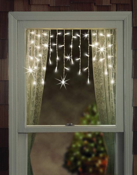 Christmas Window Decorations Outdoor, Kitchen Window Christmas Decor, Window Christmas Lights, Window Decor Christmas, Incandescent Christmas Lights, Winter Ambiance, Model Concept, Christmas Window Lights, Icicle Christmas Lights