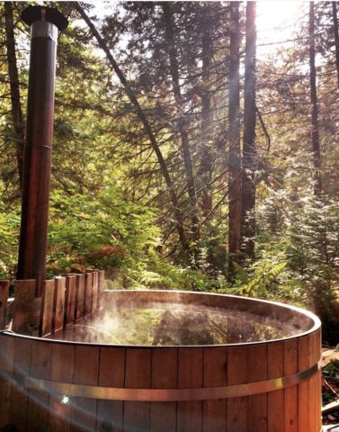 Woodfire Hot Tub, Log Cabin Hot Tub, Natural Hot Tub, Rustic Hot Tubs, Wood Burning Hot Tub, Cabin Backyard, Cabin Patio, Wooden Hot Tub, Cabin By The Lake