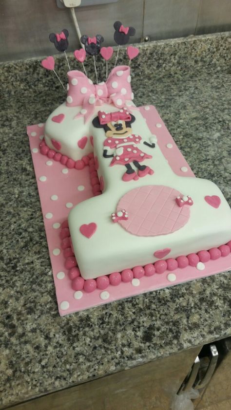 Minnie mouse number one birthday cake girls Number 1 Birthday Cake Girl, Cake Number One, Number One Cake, Dora Cake, Pikachu Cake, Cake Number, Fondant Cake Designs, Birthday Party Snacks