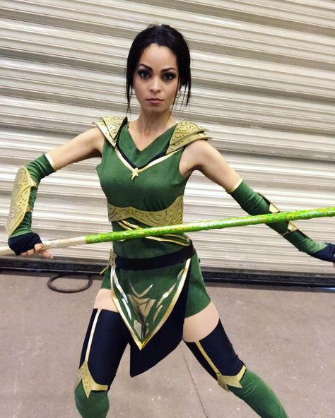 Sara Moni ✨ on Instagram: “The defender of Edenia is here! Welcome Jade from Mortal Kombat 11! This is the “Honored Tradition” skin 💚This is easily one of the most…” Mortal Kombat Halloween Costume, Jade Mk, Jade Cosplay, Jade Mortal Kombat, Mortal Kombat 11, Mortal Kombat Art, Loki Laufeyson, Art Characters, Cute Cosplay