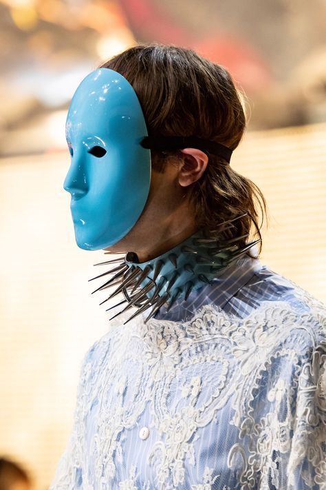 Gucci Fall 2019 Ready-to-Wear Collection - Vogue Alessandro Michele, Outfit Combinations, Ancient Greece, Milan Fashion, Milan Fashion Week, Womens Flats, Riding Helmets, Carnival Face Paint, Milan