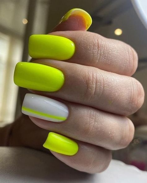 Neon Summer Nails 2024 15 Ideas: A Vivid Expression of Fun and Fashion Neon Yellow Nails Designs, Chucky Nails, Neon Summer Nails, Gel Overlay Nails, Neon Yellow Nails, Summer Nails 2024, Neon Summer, Neon Nail Designs, Unghie Sfumate