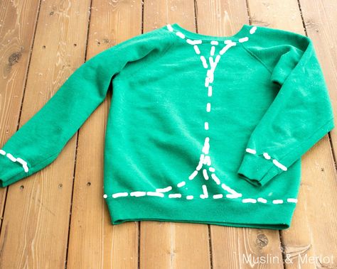 No Sew Ideas, Sweatshirt Upcycle, Fun Cardigan, Diy Clothes Refashion Videos, Diy Cardigan, Ropa Upcycling, Sew Ideas, Sweatshirt Makeover, Old Sweatshirt