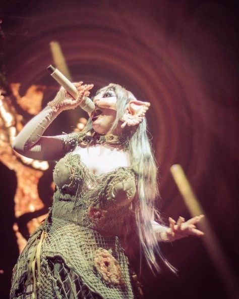 Trilogy Tour 🌎 Melanie Martinez Performing, Melanie Portals, Portals Tour, Melanie Martinez Photography, Melanie Martinez Portals, Performing On Stage, Arte Van Gogh, Fav Celebs, Rwby