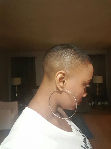 Black woman with fade. Black women with barber cuts. Natural hair. Bald Fade Women, Bald Fade Women Black, Women With Alopecia, Fade Haircut Women, Bald Haircut, Fade Haircut Designs, Short Fade Haircut, Shaved Heads, Black Hair Short Cuts