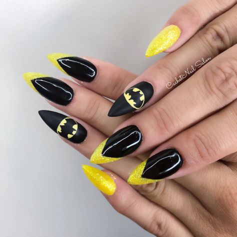 Batman Nails Superhero Acrylic Nails, Superhero Nails Easy, Dc Inspired Nails, Dc Comics Nail Art, Marvel Theme Nails, Super Hero Nails Designs, Superhero Nail Art, Dc Nail Art, Batman Inspired Nails