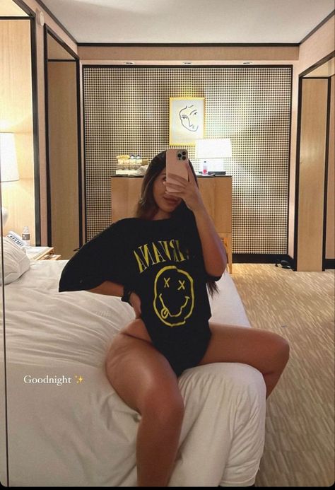 Hotel Room, Selfie Poses, A Woman, Cell Phone, Hotel, Bed