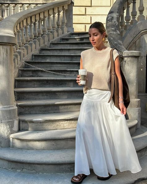 White maxi skirts: the summer essential taking over RN White Skirt Outfit Dressy, White Linen Maxi Skirt, White Maxi Skirt Outfit Summer Casual, Cream Maxi Skirt Outfit, White Maxi Skirt Outfit Summer, Skirt Outfits Dressy, White Maxi Skirt Outfit, White Flowy Skirt, Maxi Skirt Outfit Summer