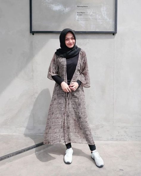 Outer Hijab Long Cardigan, Ootd Outer, Outer Hijab, New Hijab Style, Lace Outer, Long Outer, Muslimah Style, Ootd Women, Muslim Style