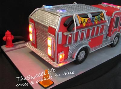 Firetruck cake Fire Truck Cake, Firetruck Cake, Fire Truck Party, Fire Hall, Truck Cake, Birthday Cake Pictures, Emergency Vehicles, Fire Truck, Sweet Life