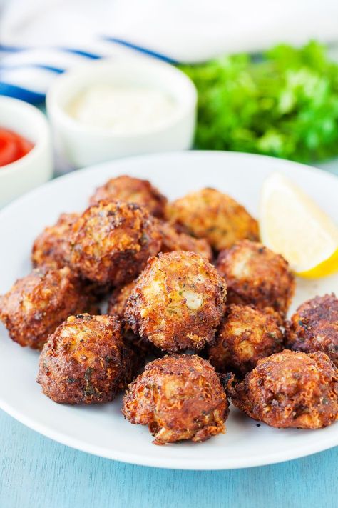 These Cheesy Walleye Nuggets are the most satisfying combination of ingredients like fresh and flaky walleye, cheese, garlic, and fresh parsley and dill. #delicious Visit iamhomesteader.com for more delicious mouth watering recipes and fresh from garden m Leftover Fish Recipes Ideas, Leftover Fish Recipes, Leftover Fish, Garden Meals, Walleye Recipes, Fish Nuggets, Cooked Fish, Walleye Fish Recipes, Homestead Recipes