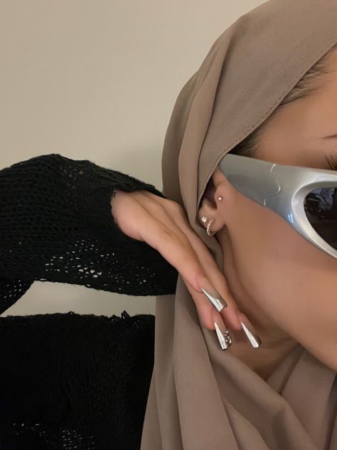 Double Earings Piercings, Nazeera Ibrahim, Party Boyfriend, 2 Ear Piercings, London Friends, Clothes Photography, Romance Aesthetic, Double Ear Piercings, Stile Hijab