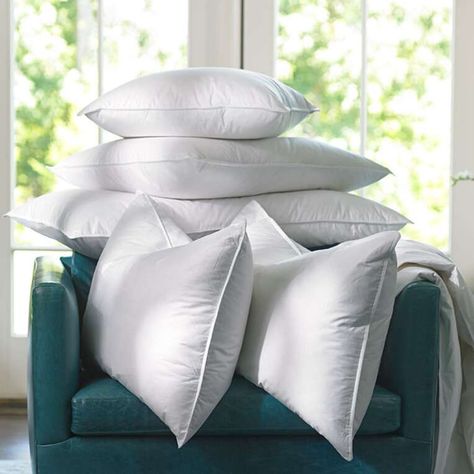 Best Luxury Hotel Pillows To Buy in 2022 - Thrillist Bed Like Hotel, Bougie Apartment, Make Bed Like Hotel, Ritz Carlton Hotel, Curtains Decor, Euro Pillows, Hotel Pillows, Luxury Pillows, Smells Good