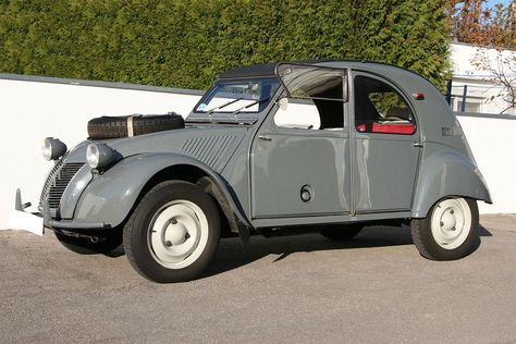 Cette Citroën 2CV Sahara s'apprête à être proposée aux enchères. Son prix est estimé à 170.000 euros ! Big Car, All-terrain Vehicles, Citroen Ds, Rear Wheel Drive, Four Wheel Drive, Car Auctions, Rally Car, Unique Cars, Mini Cars