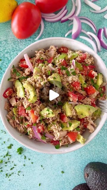 Alyssa Rivers | The Recipe Critic on Instagram: "POV: you just found your new potluck go to dish, Avocado Tuna Salad. 🥑 Comment 'tuna' and I’ll DM you the recipe link to save or print!⁠ ⁠ You'll need:⁠ -3 (5 oz cans) tuna⁠ -1/4 cup sliced red onion⁠ -3 roma tomatoes chopped⁠ -3 avocados sliced⁠ -1 tablespoon dijon mustard⁠ -1 tablespoons olive oil⁠ -1 tablespoon lemon juice⁠ ⁠ https://therecipecritic.com/avocado-tuna-salad⁠ #avocadotunasalad #summersides #summersalads #potlucksides #potlucks #bbq #saladrecipes #easymeals #summercooking" Tuna Salad Recipe Easy, Easy Tuna Salad, Avocado Tuna, Avocado Tuna Salad, Tuna Avocado, Recipe Critic, Tuna Salad Recipe, Summer Cooking, Avocado Slices