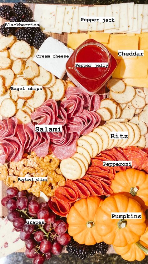 Pepper Jelly Charcuterie Board, Pepperoni Charcuterie Board, Cream Cheese Board Charcuterie, Pretzel Chips, Cheese Charcuterie Board, Red Pepper Jelly, Cheese Cheddar, Charcuterie Board Ideas, Bagel Chips