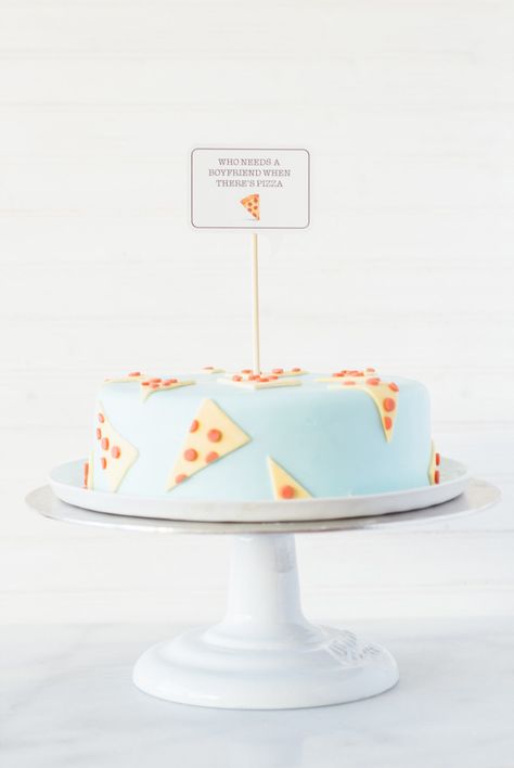 pizza over boys cake sugar pills fork to belly Pink Velvet Cakes, Pizza Party Birthday, Checkerboard Cake, Fox Cake, Boys Cake, Pizza Boy, Vanilla Bean Cakes, Decoration Patisserie, Pizza Cake