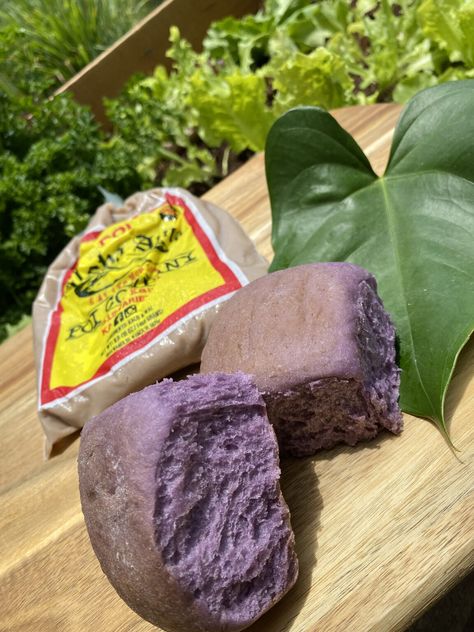 Poi Bread Recipe, Hawaii Desserts, Purple Bread, Purple Food Coloring, Hawaiian Dishes, Purple Food, Breads & Buns, Food Contest, Hawaiian Rolls