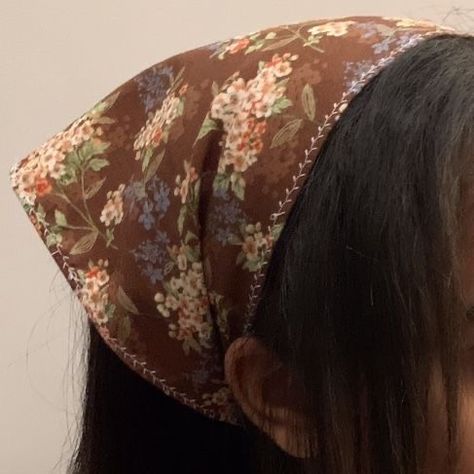 Blue Sargent, Floral Bandana, Make An Outfit, Piper Mclean, Headband For Women, Yoga Headband, Brown Outfit, Adjustable Headband, 짧은 머리