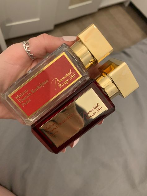 Baccarat Aesthetic, Baccarat Rouge 540 Aesthetic, Baccarat Rouge 540, Best Fragrance For Men, Fragrances Perfume Woman, Perfume Collection Fragrance, Bath And Body Works Perfume, Shower Skin Care, Body Smells